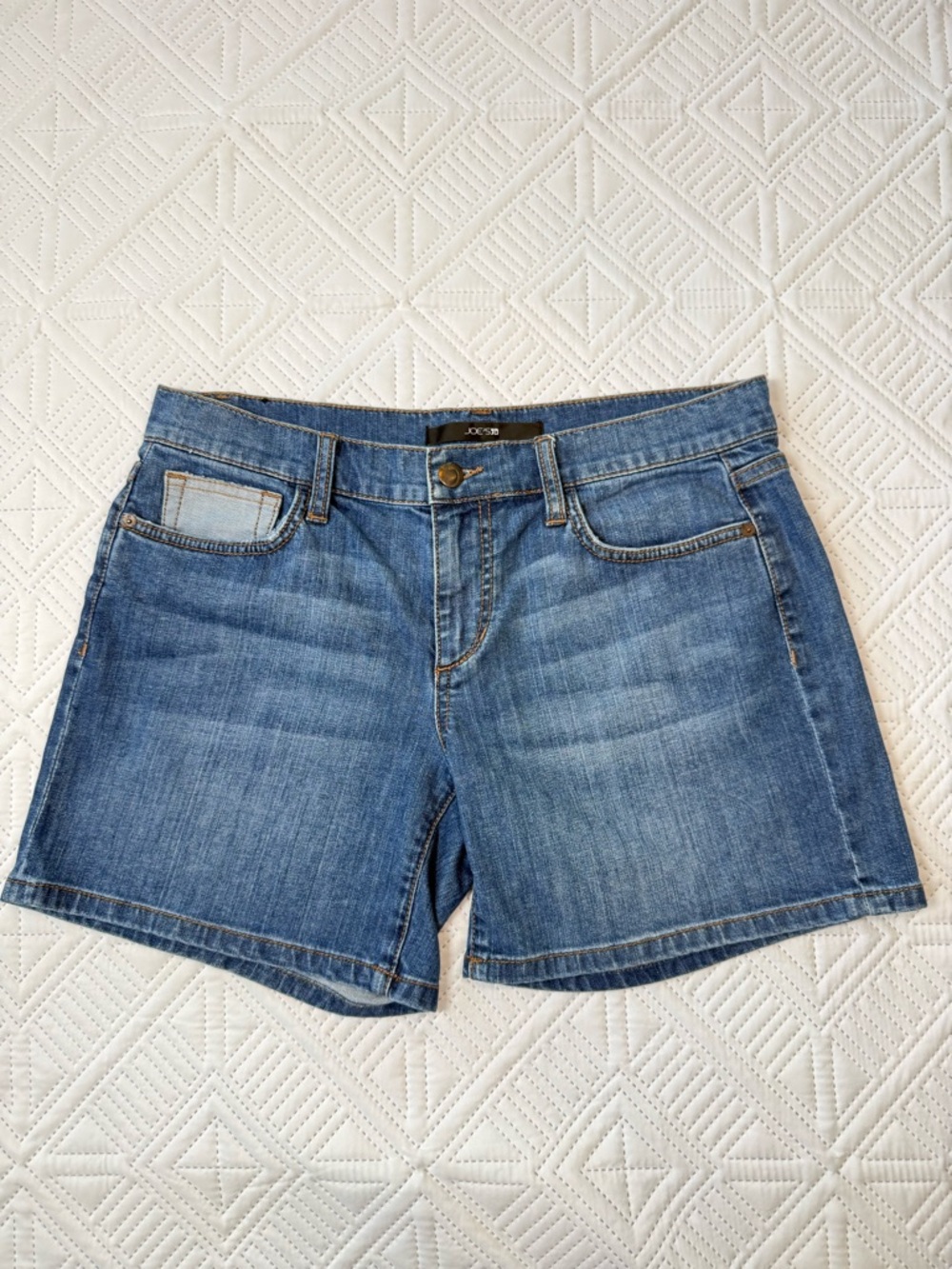 Joe’s Reverse Hem Jean Shorts Size 29 Matilida  Wash